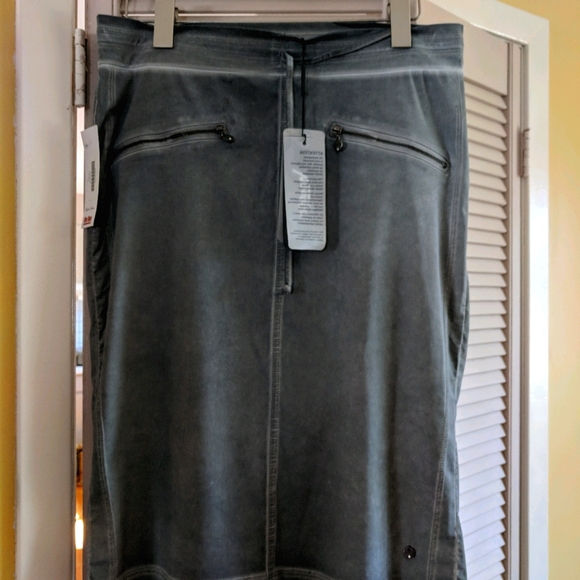 Women's Skirt - Picture 1 of 5